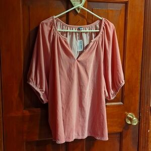 Old Navy Women's Pink Shirt